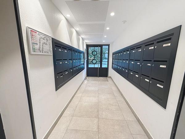 Bel Appartement 3 pièces 62 m² avec terrasse et parking  sans travaux à prévoir à proximité immédiate du TVM