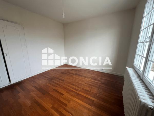 Location Maison 5 pièces 112.49 m² - 15 RUE ERNEST RENAN Niort 79000
