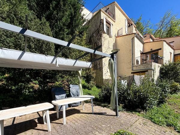 Maison en pierre T3 R+1 terrasses, espace parking