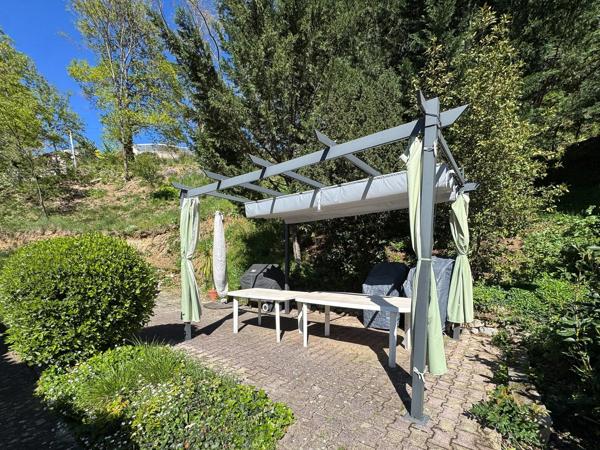 Maison en pierre T3 R+1 terrasses, espace parking