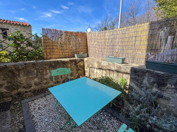 Maison en pierre T3 R+1 terrasses, espace parking