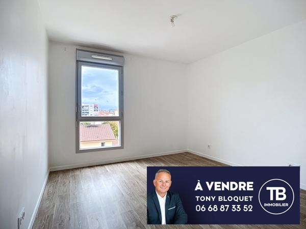 Bourgoin-Jallieu (38300) BOURGOIN-JALLIEU - T2 AVEC TERRASSE ET GARAGE FERME