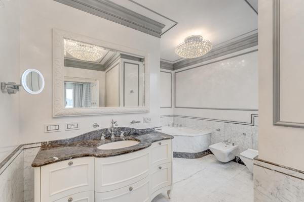 Maison à vendre  6 pièces - 643 m2 VILLEFRANCHE SUR MER - 06