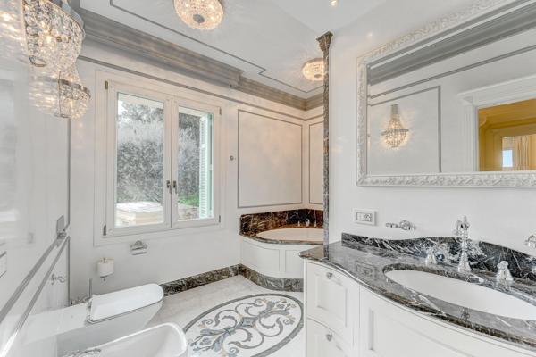 Maison à vendre  6 pièces - 643 m2 VILLEFRANCHE SUR MER - 06