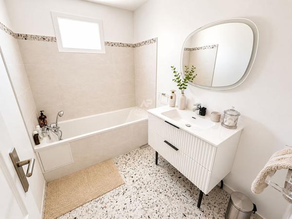 Maison Vernouillet 7 pièce(s) 160 m2 579 000 € **  - Référence  1783