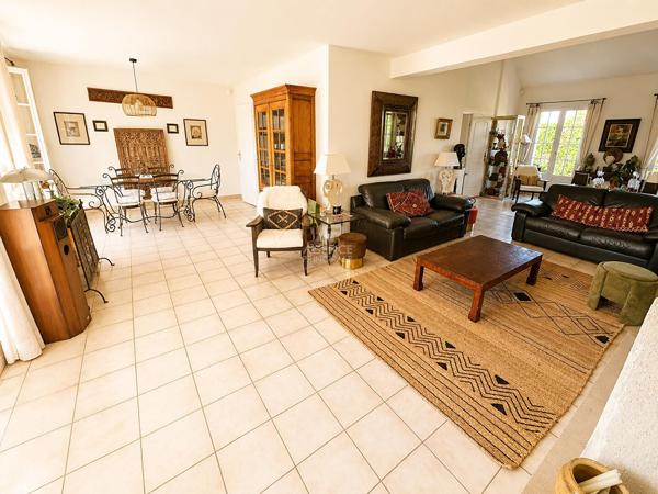 Maison Vernouillet 7 pièce(s) 160 m2 579 000 € **  - Référence  1783