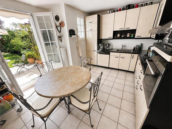 Maison Vernouillet 7 pièce(s) 160 m2 579 000 € **  - Référence  1783