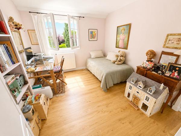 Maison Vernouillet 7 pièce(s) 160 m2 579 000 € **  - Référence  1783