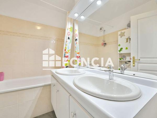 À vendre Appartement 4 pièces 83.57 m² - Le Plessis-robinson 92350