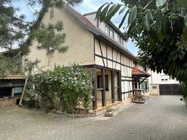 Charmante Maison de Ville Atypique de 160 m² - Proche de Toutes Commodités