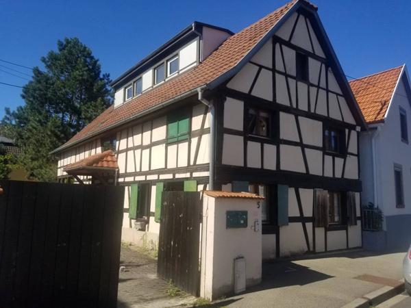 Charmante Maison de Ville Atypique de 160 m² - Proche de Toutes Commodités