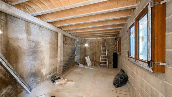 Vente                                                      Appartement
                        
                     2 pièces                      55 m2                     à Pourrières