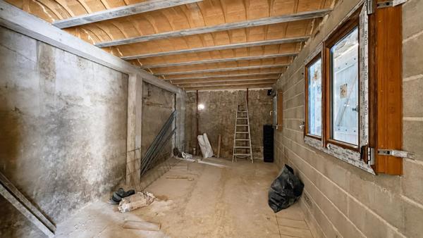 Vente                                                      Appartement
                        
                     2 pièces                      55 m2                     à Pourrières