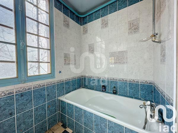 Maison traditionnelle 7 pièces de 200 m² à Chablis (89800)