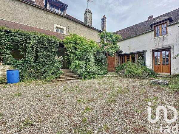 Maison traditionnelle 7 pièces de 200 m² à Chablis (89800)
