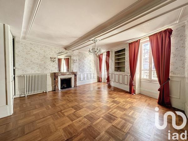 Maison traditionnelle 7 pièces de 200 m² à Chablis (89800)