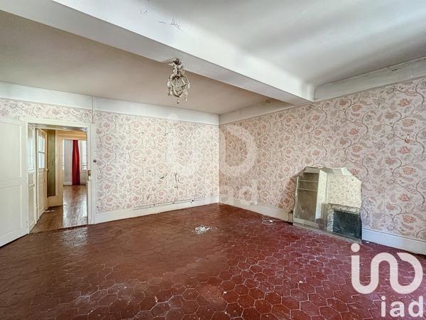 Maison traditionnelle 7 pièces de 200 m² à Chablis (89800)