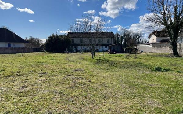 Terrain à vendre |  Ygos-Saint-Saturnin |  695 m²