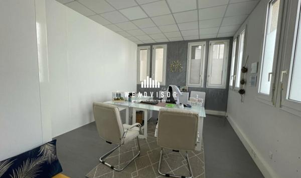 A LOUER : BUREAUX DE 101,16 M² AVEC DEUX PARKINGS