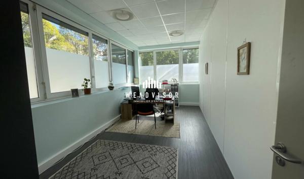 A LOUER : BUREAUX DE 101,16 M² AVEC DEUX PARKINGS
