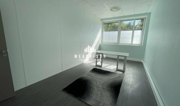 A LOUER : BUREAUX DE 101,16 M² AVEC DEUX PARKINGS