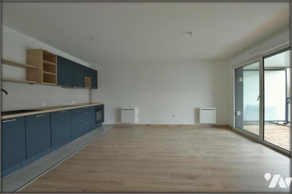 APPARTEMENT T3 AVEC ASCENSEUR GARAGE ET TERRASSE LE RHEU