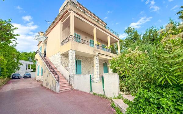 Appartement à vendre    3 pièces • 87 m2 Nice