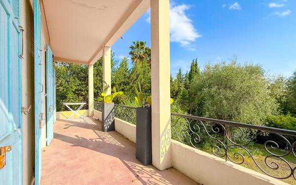 Appartement à vendre    3 pièces • 87 m2 Nice