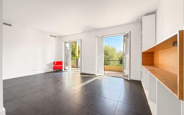 Appartement à vendre    3 pièces • 87 m2 Nice