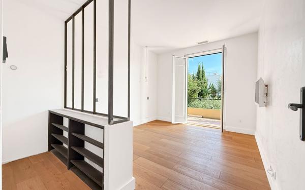 Appartement à vendre    3 pièces • 87 m2 Nice