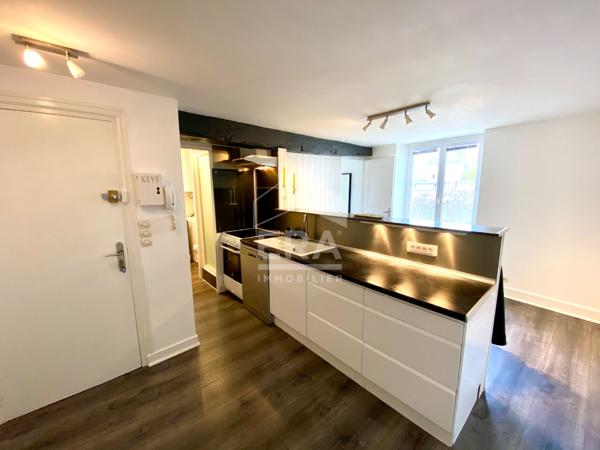 APPARTEMENT T1 BIS MEUBLE A LOUER - BLOIS - QUARTIER VIENNE, PROCHE COMMODITÉS, REFAIT A NEUF