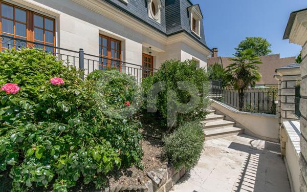 Maison à vendre    6 pièces • 140 m2 Le Plessis-Trévise