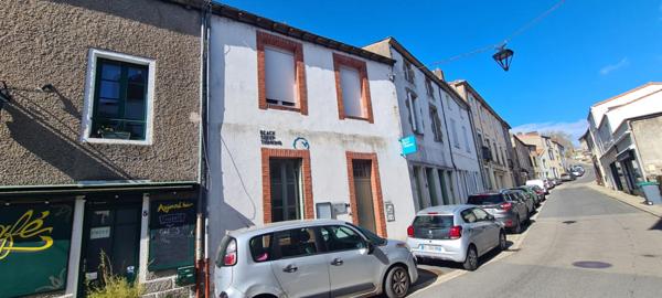 Bureau (ou studio) Clisson (La Vallée) 1 P . SDE . 40.5 M²