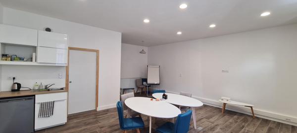 Bureau (ou studio) Clisson (La Vallée) 1 P . SDE . 40.5 M²