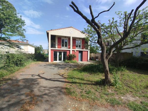 Maison
                                                                                                                                                                                                                                                                                                                        6 pièce(s)                                                                                                                                                                                                          3 chambre(s)                                                                                                                                                                                                          166  m²