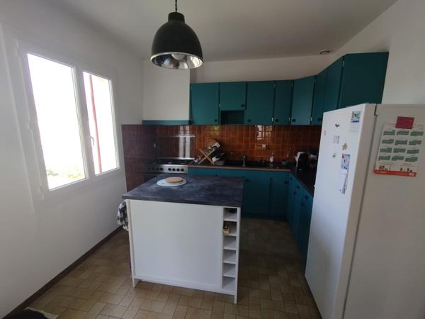 Maison
                                                                                                                                                                                                                                                                                                                        6 pièce(s)                                                                                                                                                                                                          3 chambre(s)                                                                                                                                                                                                          166  m²