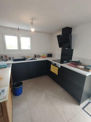 Maison
                                                                                                                                                                                                                                                                                                                        6 pièce(s)                                                                                                                                                                                                          3 chambre(s)                                                                                                                                                                                                          166  m²