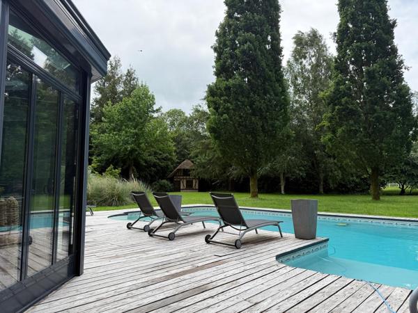 Coup de cœur assuré : chaumière d’exception avec piscine et dépendance