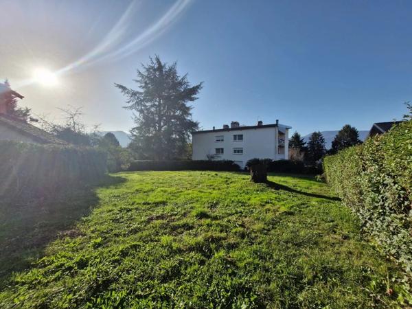 Terrain constructible de 595m² - Jacob-Bellecombette