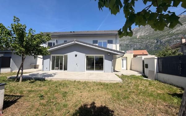 Maison à vendre    6 pièces • 140 m2 Saint-Égrève