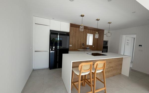 Maison à vendre    6 pièces • 140 m2 Saint-Égrève
