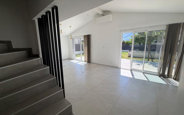 Maison à vendre    6 pièces • 140 m2 Saint-Égrève