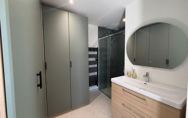 Maison à vendre    6 pièces • 140 m2 Saint-Égrève