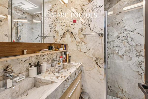 Paris XVI Foch – appartement rénové de 80 m² avec balcons