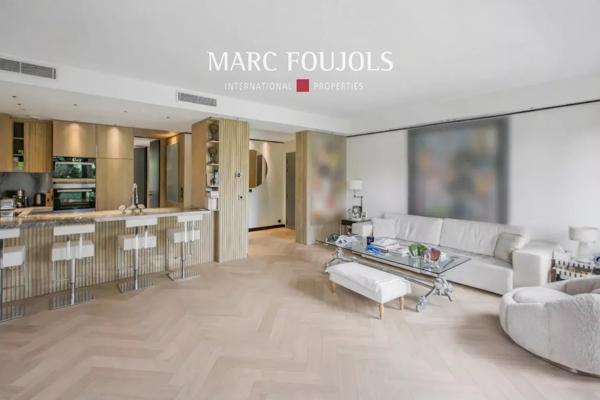 Paris XVI Foch – appartement rénové de 80 m² avec balcons