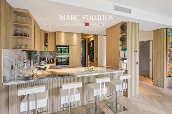 Paris XVI Foch – appartement rénové de 80 m² avec balcons