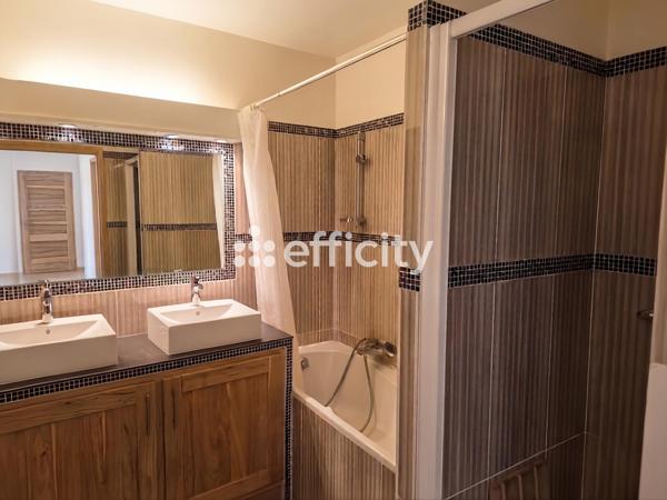Maison
         3 pièces
        - 71 m² 399 000 € *