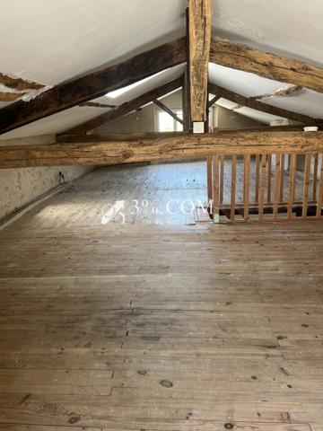 Maison
                                                                                                                                                                                                                                                                                                                        6 pièce(s)                                                                                                                                                                                                          3 chambre(s)                                                                                                                                                                                                          175  m²