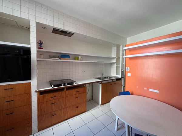 49100 ANGERS TYPE 6 MEUBLE - CENTRE