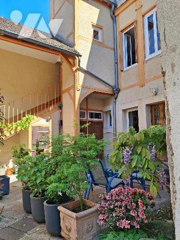 À vendre – Charmante maison de ville avec cour intérieure et terrasse au calme